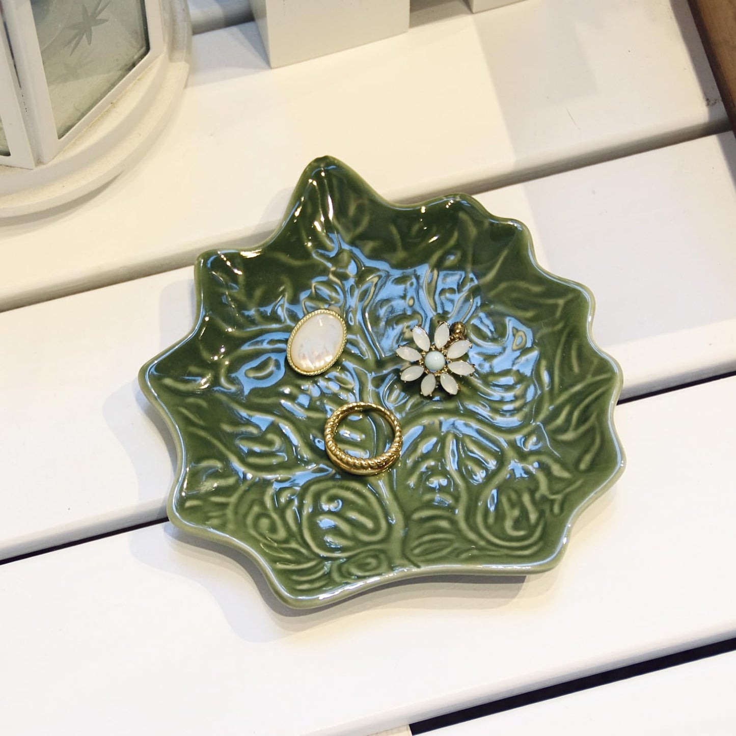 LZBALUYO Jewelry Dish Trinket Tray for Women, Ring Dish Holder, Unique Leaf Shape Ceramic Plate Cute Things Vanity Aesthetic Room Decor Mother's Day Birthday Christmas Warm House Gifts (Green)