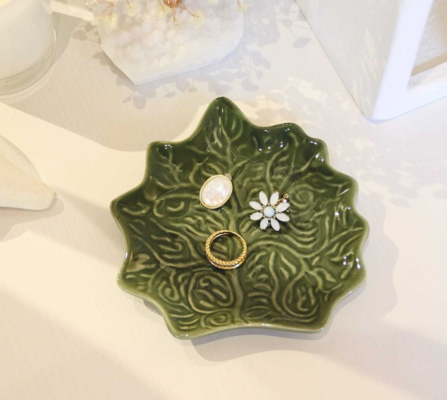 LZBALUYO Jewelry Dish Trinket Tray for Women, Ring Dish Holder, Unique Leaf Shape Ceramic Plate Cute Things Vanity Aesthetic Room Decor Mother's Day Birthday Christmas Warm House Gifts (Green)