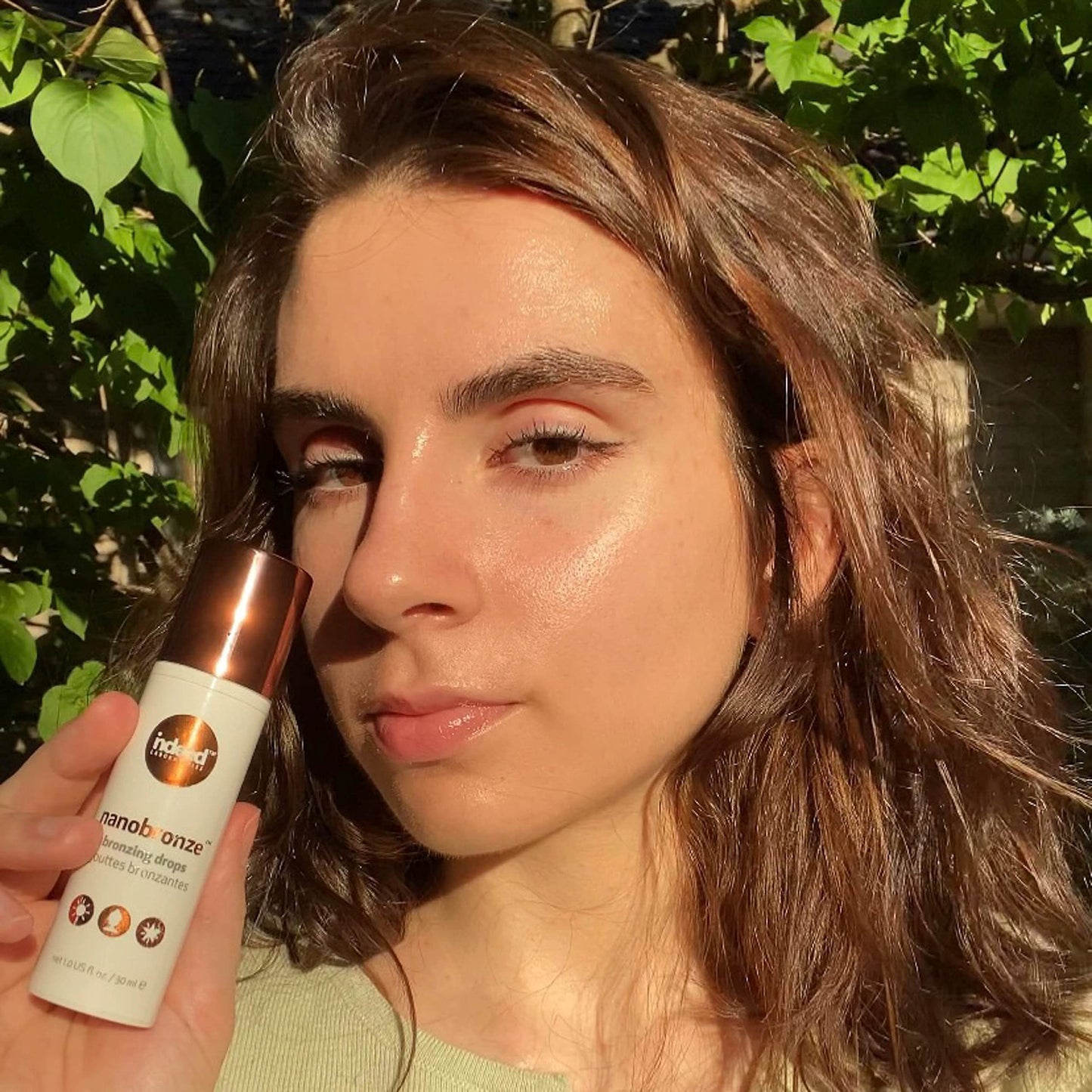 Indeed Labs Nanobronze Drops - Get a sun-kissed glow without the sun! Bronzing drops with hyaluronic acid instantly bronze, blur, and hydrate skin. 30ml